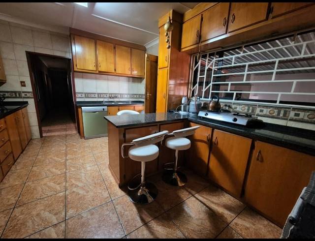 4 BEDROOM HOUSE FOR SALE IN SONLAND PARK